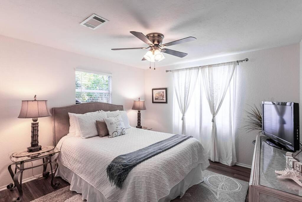 Your Tranquil Escape Is Found Directly On The Beach At The Serenity Beach Condo. Siesta Key Exterior foto